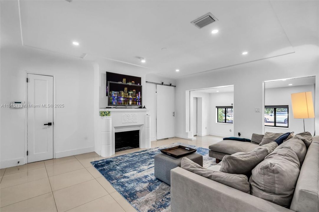 For Sale: $1,395,000 (4 beds, 3 baths, 2140 Square Feet)