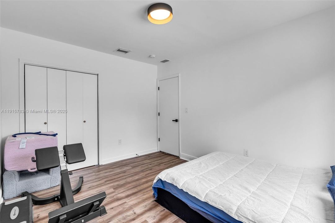 For Sale: $1,395,000 (4 beds, 3 baths, 2140 Square Feet)