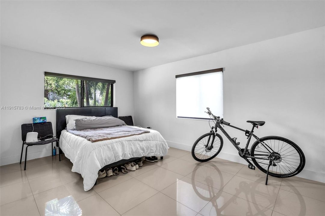 For Sale: $1,395,000 (4 beds, 3 baths, 2140 Square Feet)