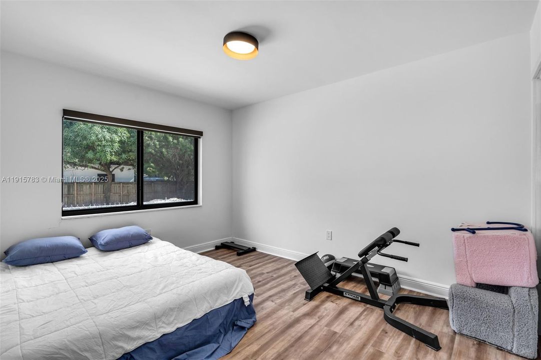 For Sale: $1,395,000 (4 beds, 3 baths, 2140 Square Feet)