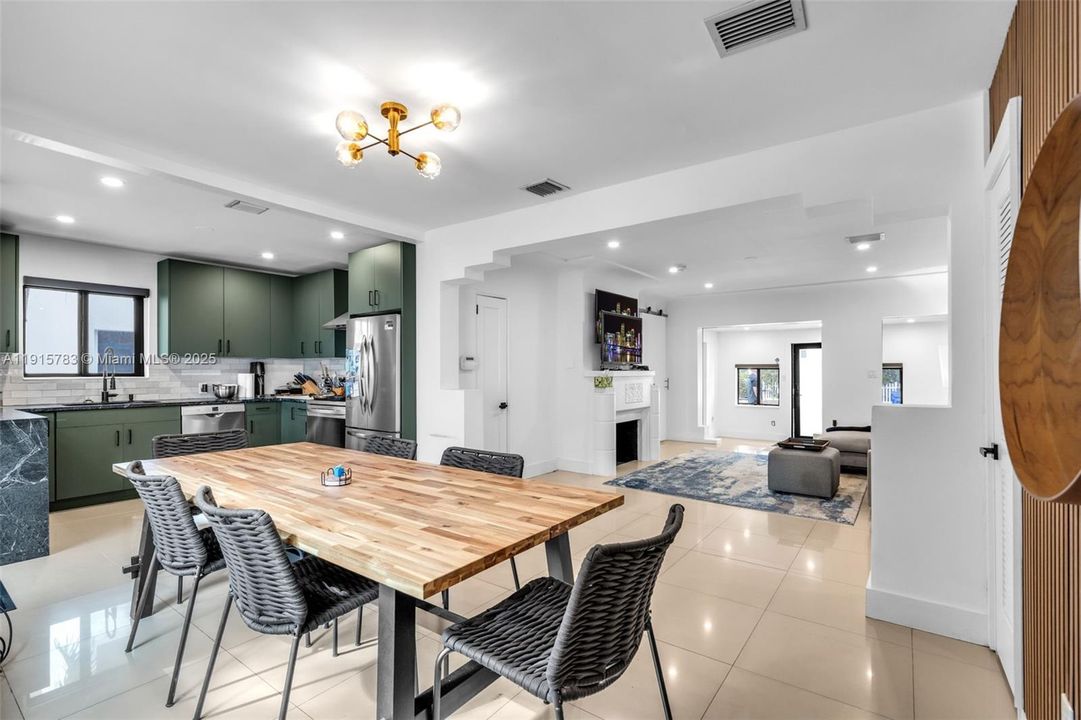 For Sale: $1,395,000 (4 beds, 3 baths, 2140 Square Feet)