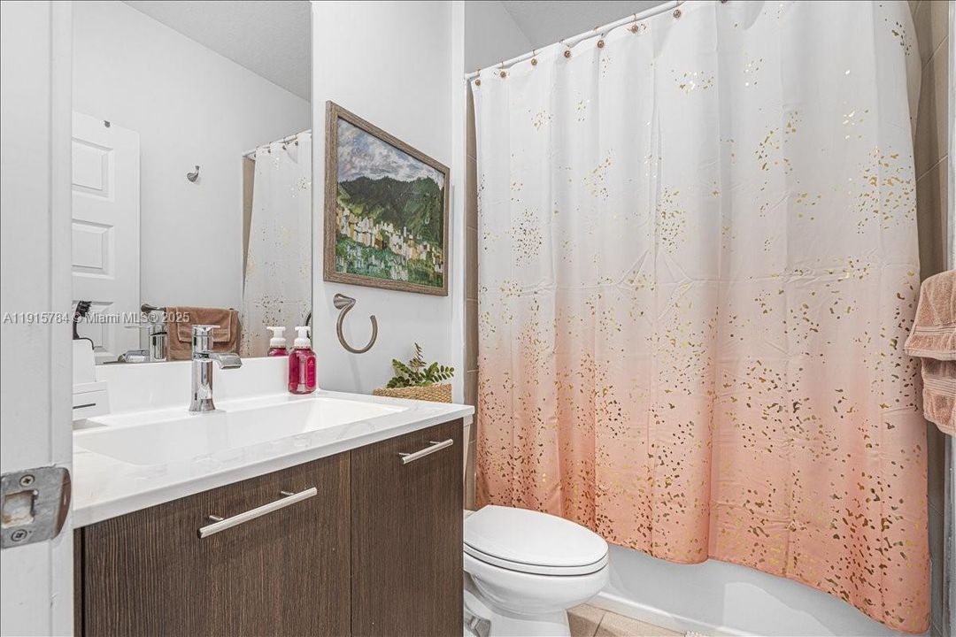 For Sale: $525,000 (3 beds, 2 baths, 1124 Square Feet)