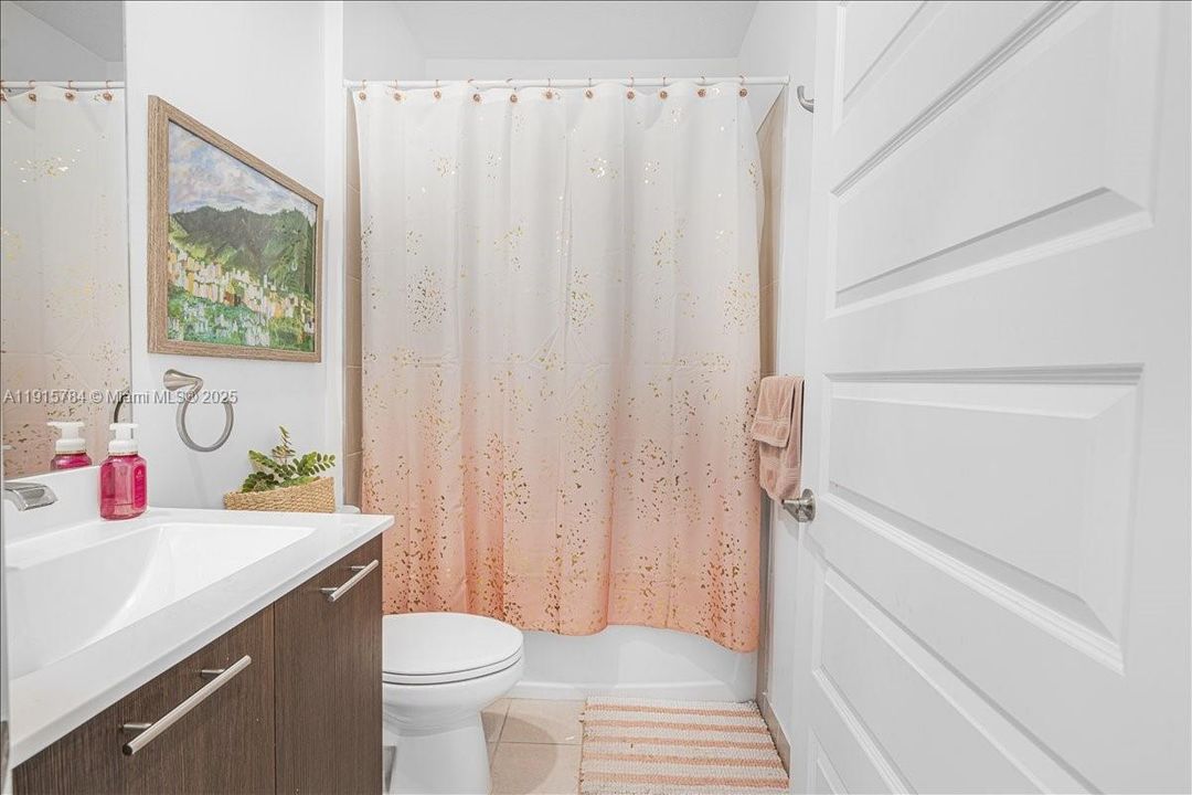 For Sale: $525,000 (3 beds, 2 baths, 1124 Square Feet)