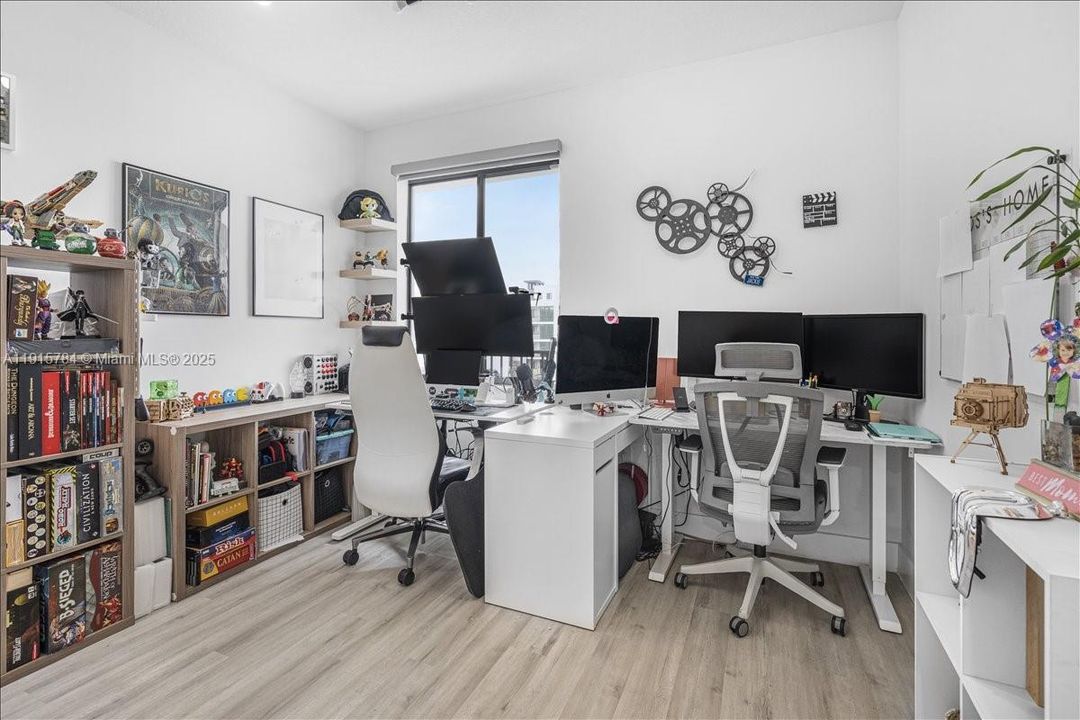 For Sale: $525,000 (3 beds, 2 baths, 1124 Square Feet)