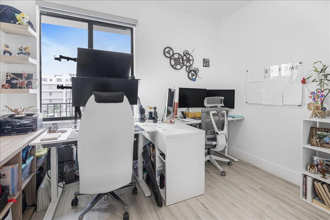 For Sale: $525,000 (3 beds, 2 baths, 1124 Square Feet)