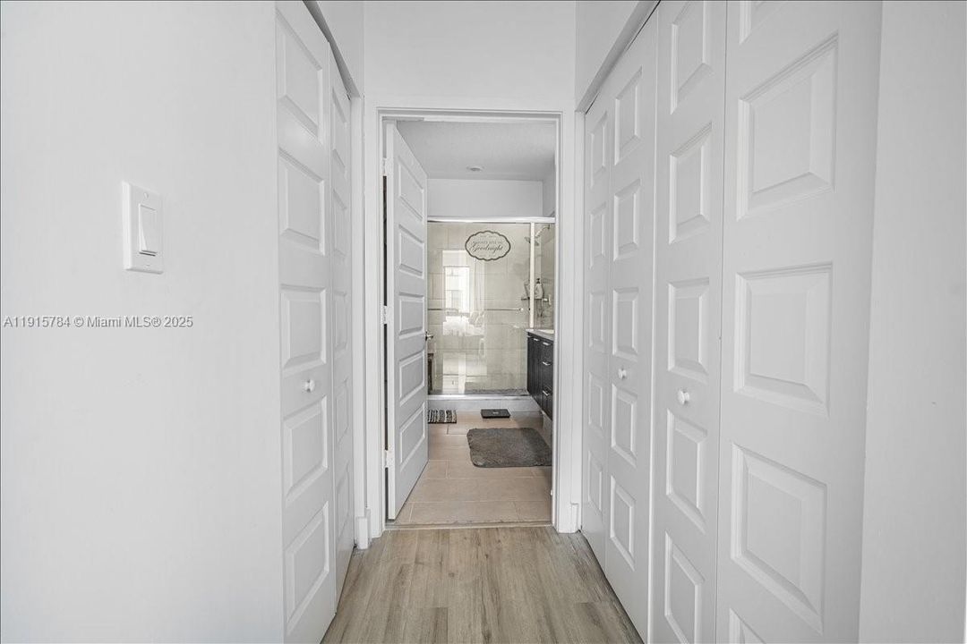 For Sale: $525,000 (3 beds, 2 baths, 1124 Square Feet)