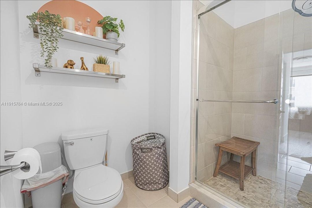 For Sale: $525,000 (3 beds, 2 baths, 1124 Square Feet)