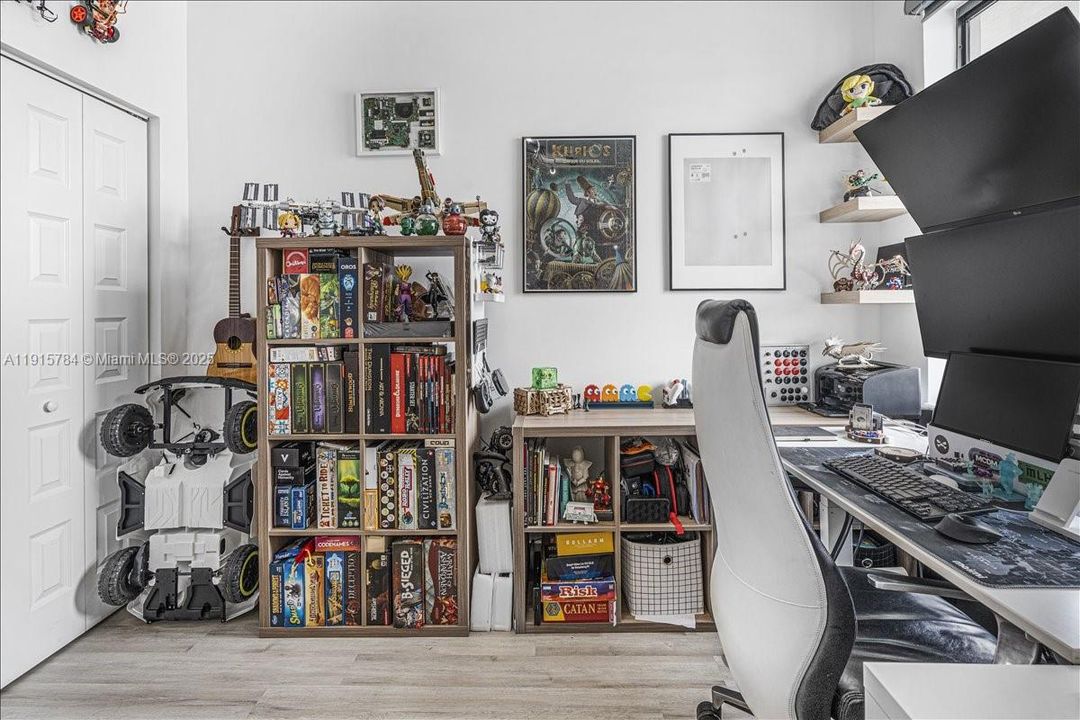 For Sale: $525,000 (3 beds, 2 baths, 1124 Square Feet)