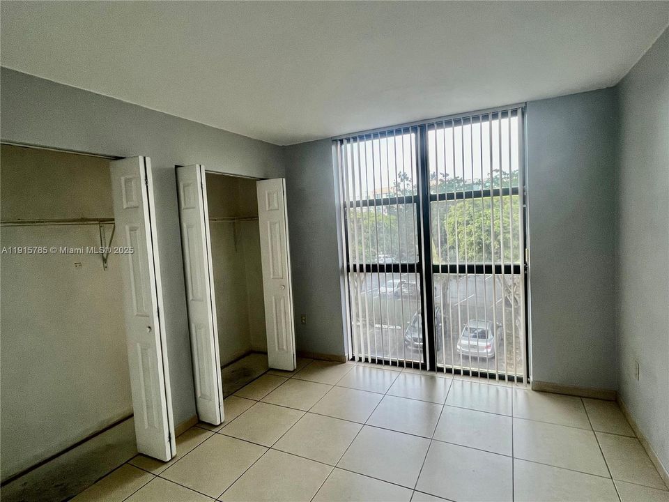 For Rent: $2,000 (2 beds, 2 baths, 898 Square Feet)