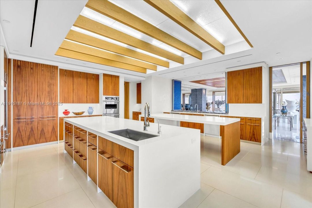 For Sale: $33,900,000 (4 beds, 4 baths, 9600 Square Feet)