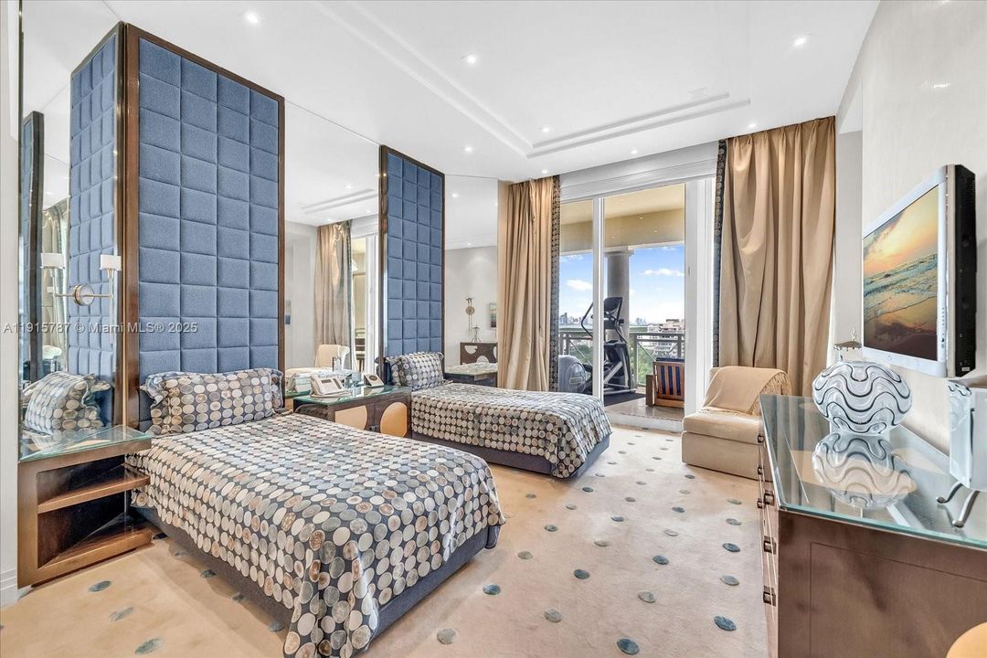 For Sale: $33,900,000 (4 beds, 4 baths, 9600 Square Feet)