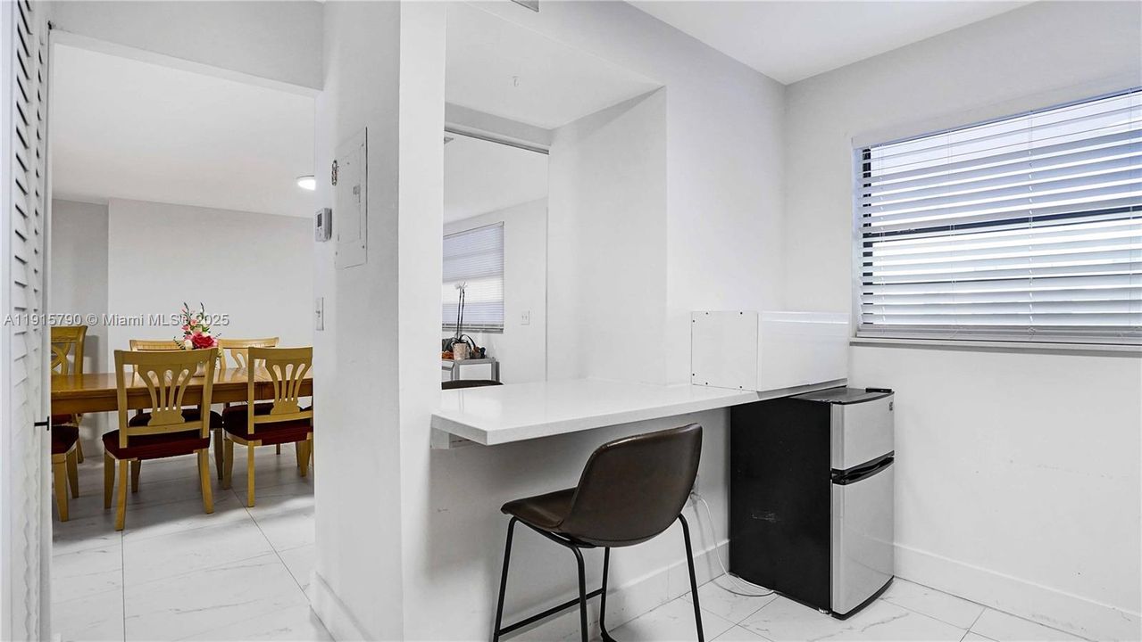 Active With Contract: $439,000 (2 beds, 2 baths, 1051 Square Feet)