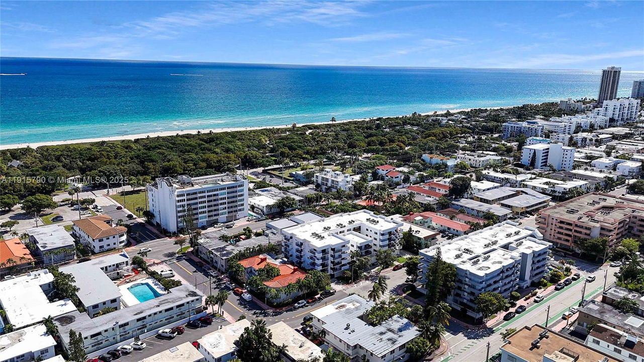 Active With Contract: $439,000 (2 beds, 2 baths, 1051 Square Feet)