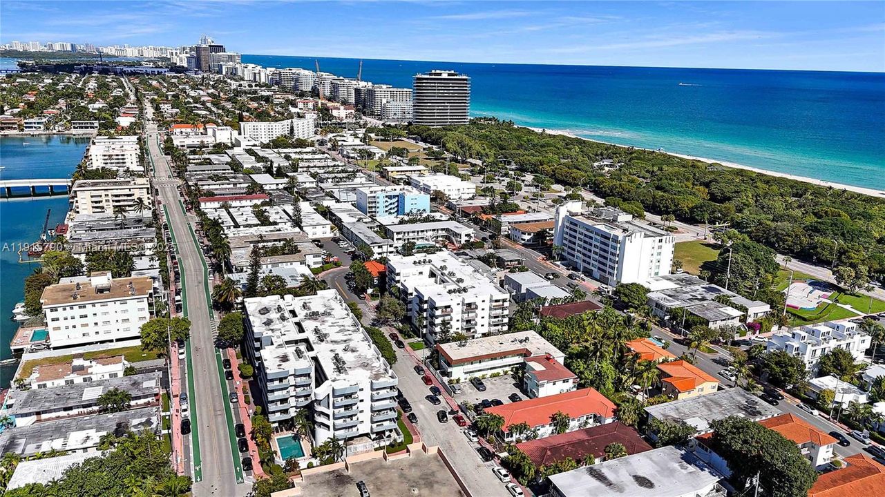 Active With Contract: $439,000 (2 beds, 2 baths, 1051 Square Feet)