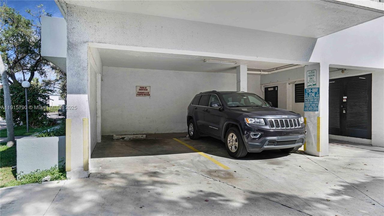 Active With Contract: $439,000 (2 beds, 2 baths, 1051 Square Feet)