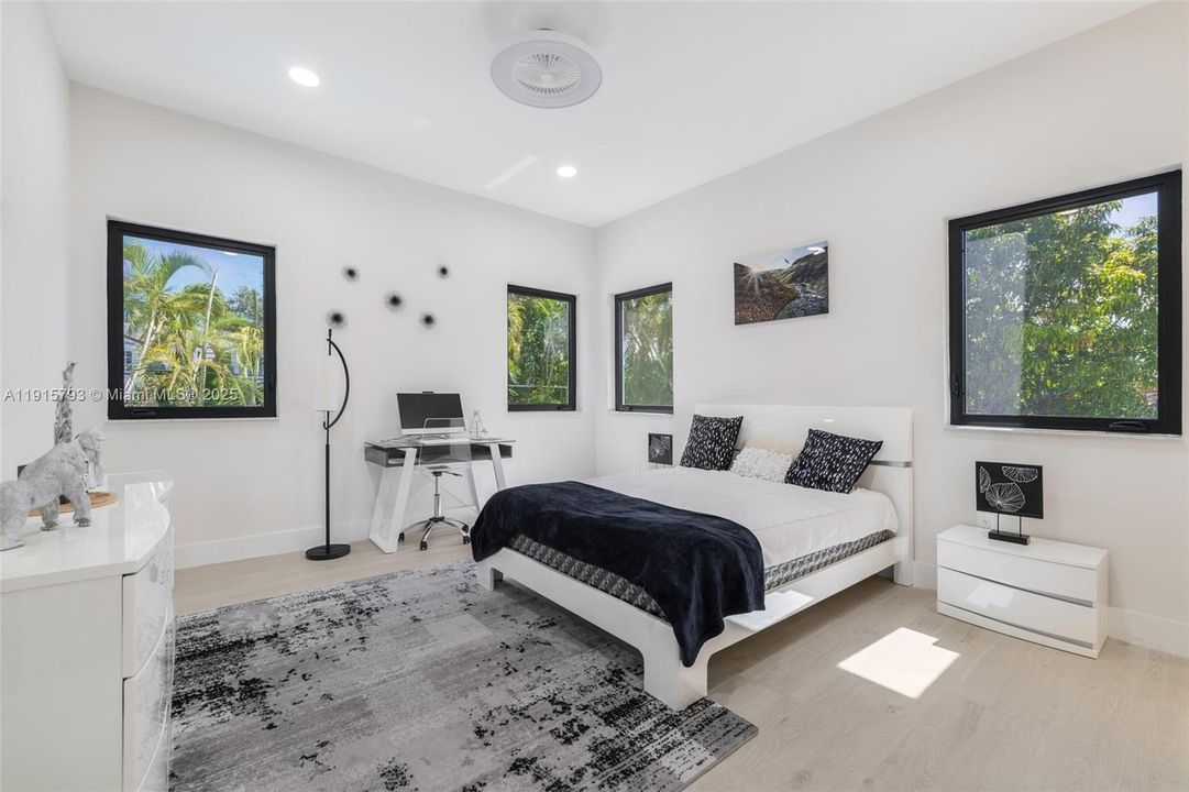 Second floor's bedroom 2