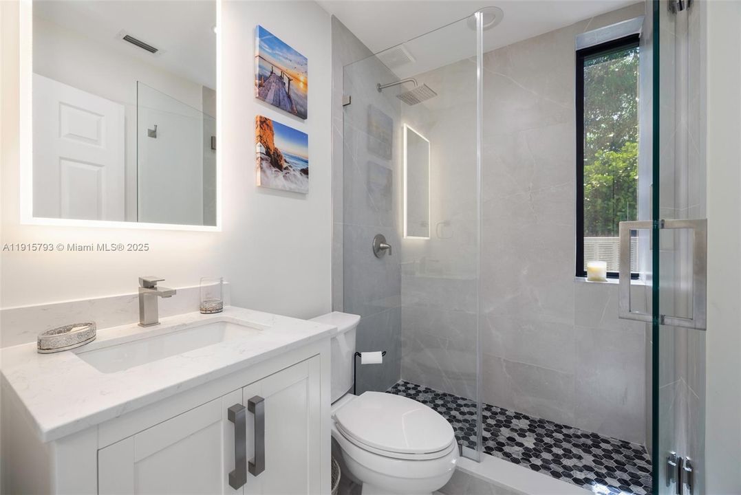 待售: $3,690,000 (5 贝兹, 4 浴室, 4675 平方英尺)