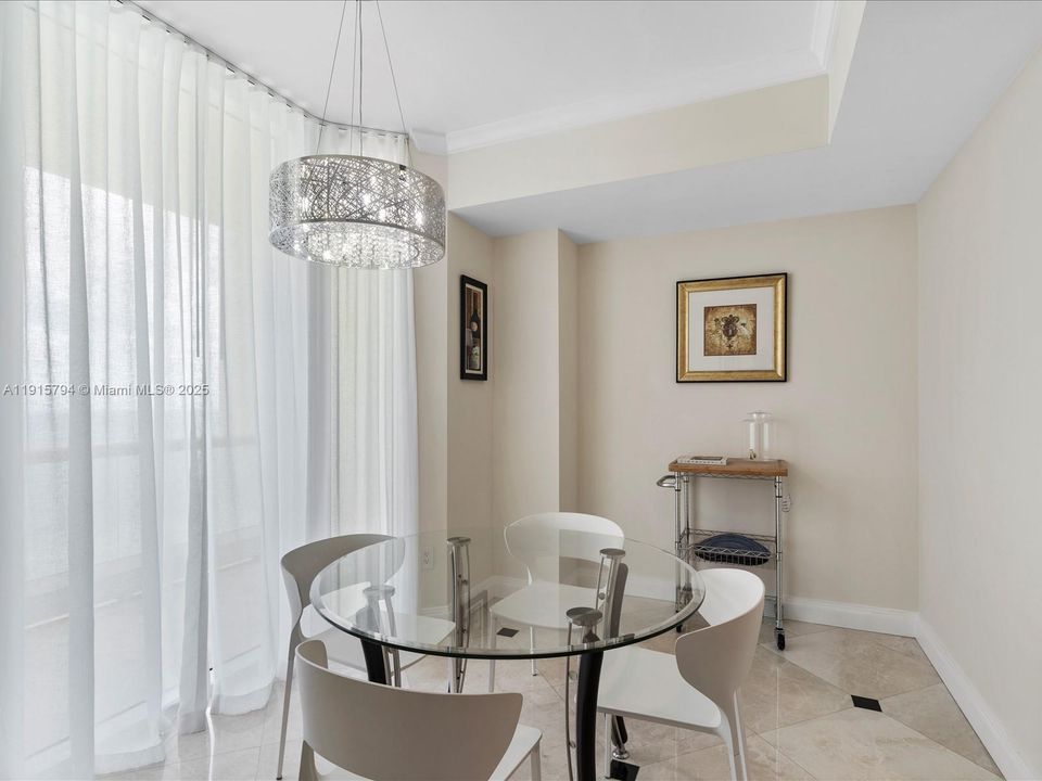 For Sale: $3,375,000 (3 beds, 3 baths, 2214 Square Feet)