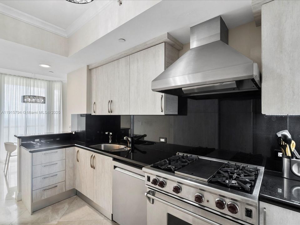 For Sale: $3,375,000 (3 beds, 3 baths, 2214 Square Feet)