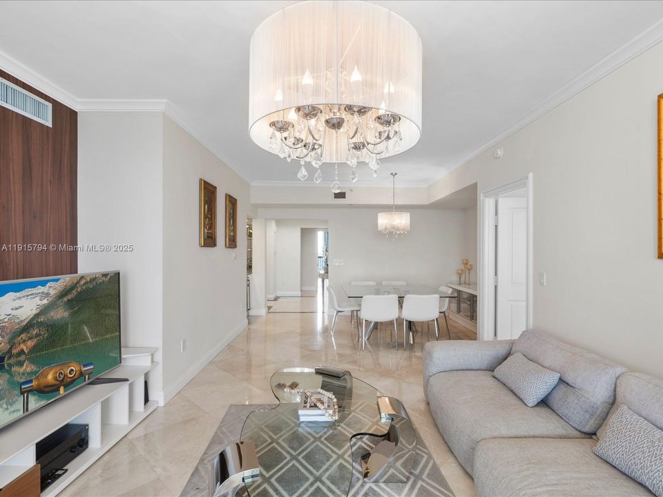 For Sale: $3,375,000 (3 beds, 3 baths, 2214 Square Feet)