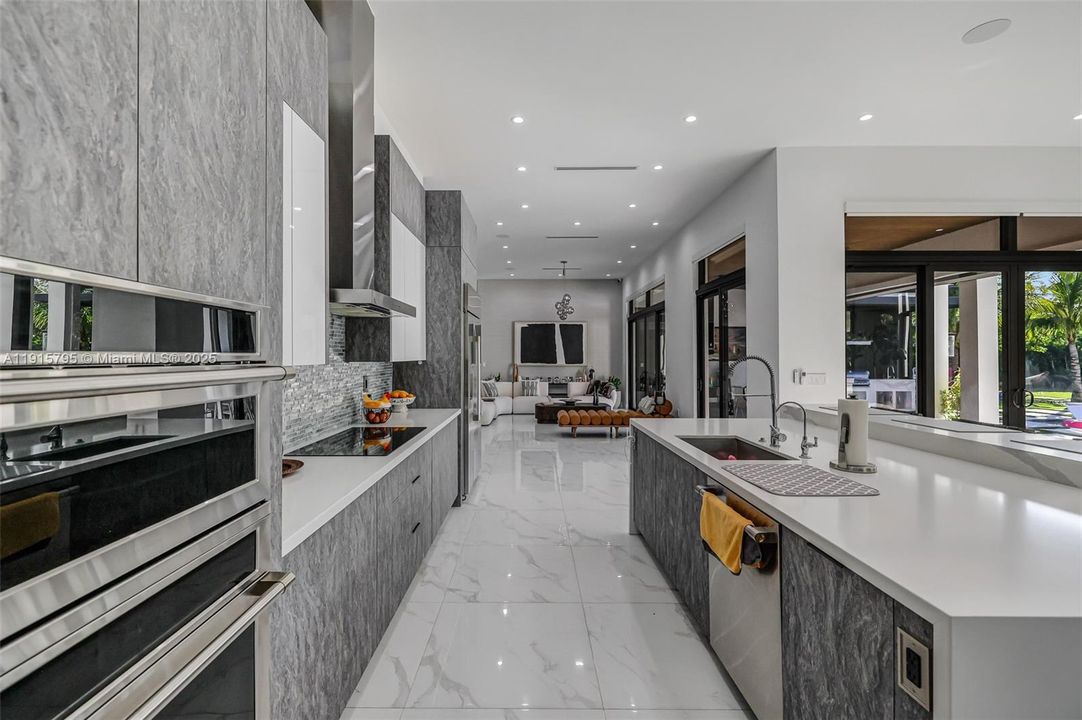 En Renta: $26,500 (6 camas, 6 baños, 4606 Pies cuadrados)