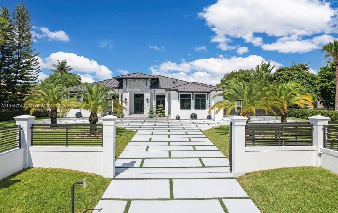 En Renta: $26,500 (6 camas, 6 baños, 4606 Pies cuadrados)