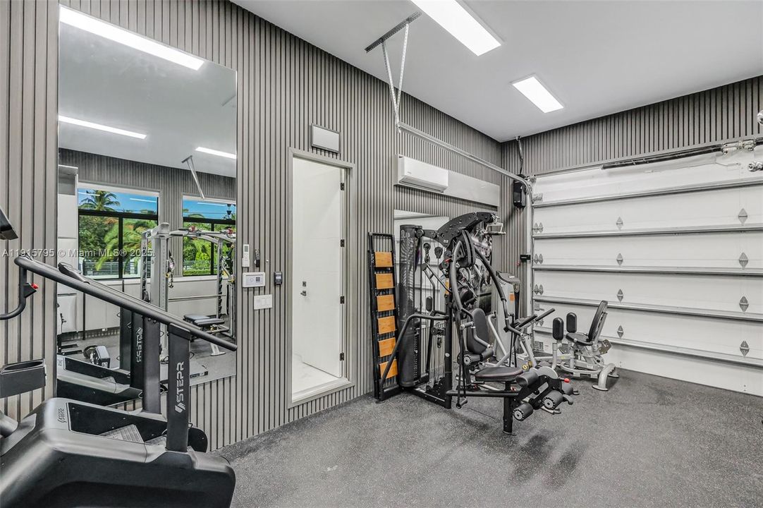 En Renta: $26,500 (6 camas, 6 baños, 4606 Pies cuadrados)