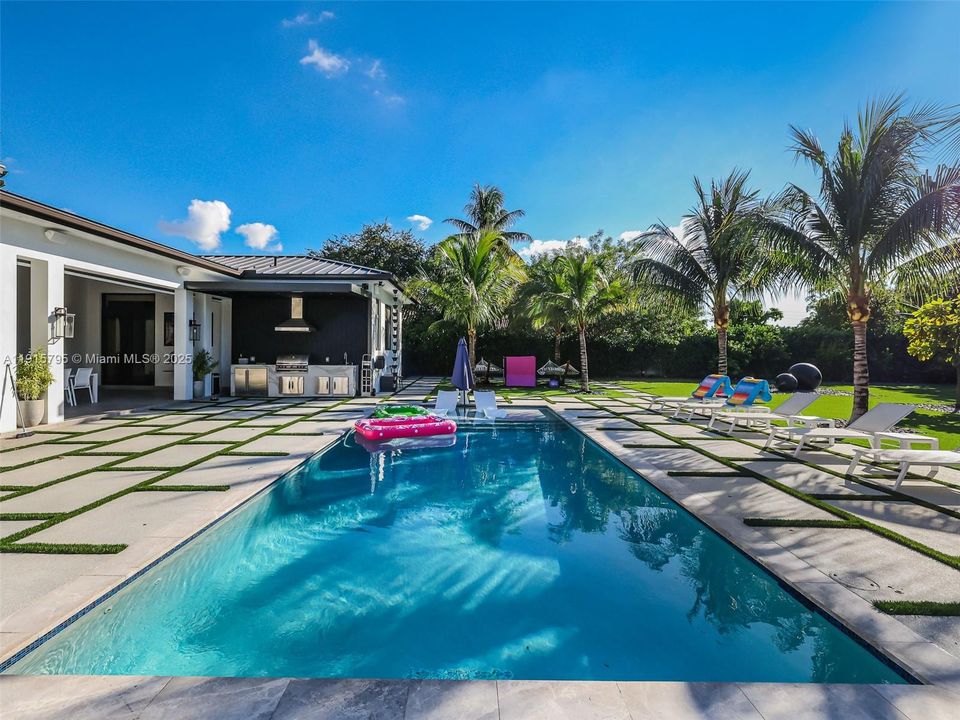 En Renta: $26,500 (6 camas, 6 baños, 4606 Pies cuadrados)