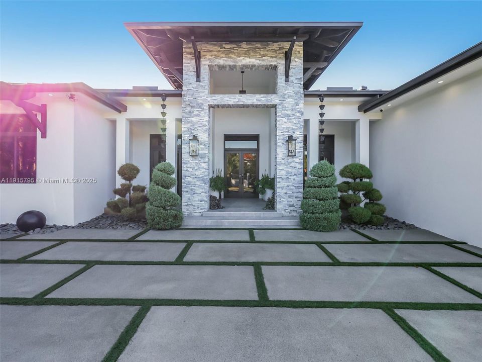 En Renta: $26,500 (6 camas, 6 baños, 4606 Pies cuadrados)