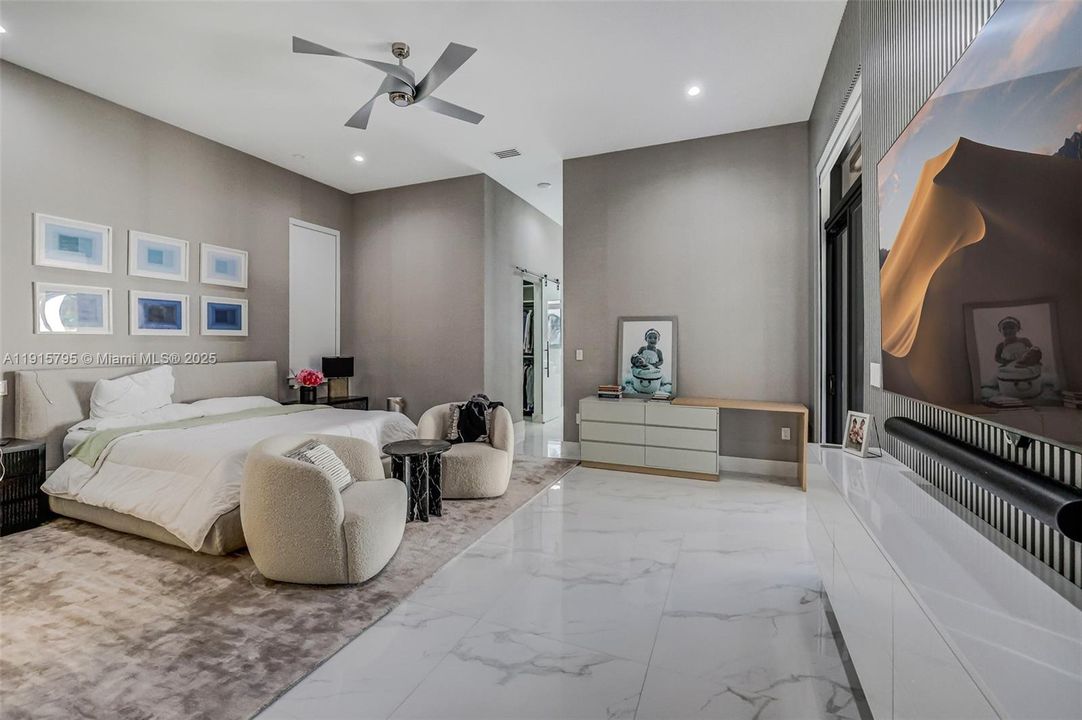 En Renta: $26,500 (6 camas, 6 baños, 4606 Pies cuadrados)