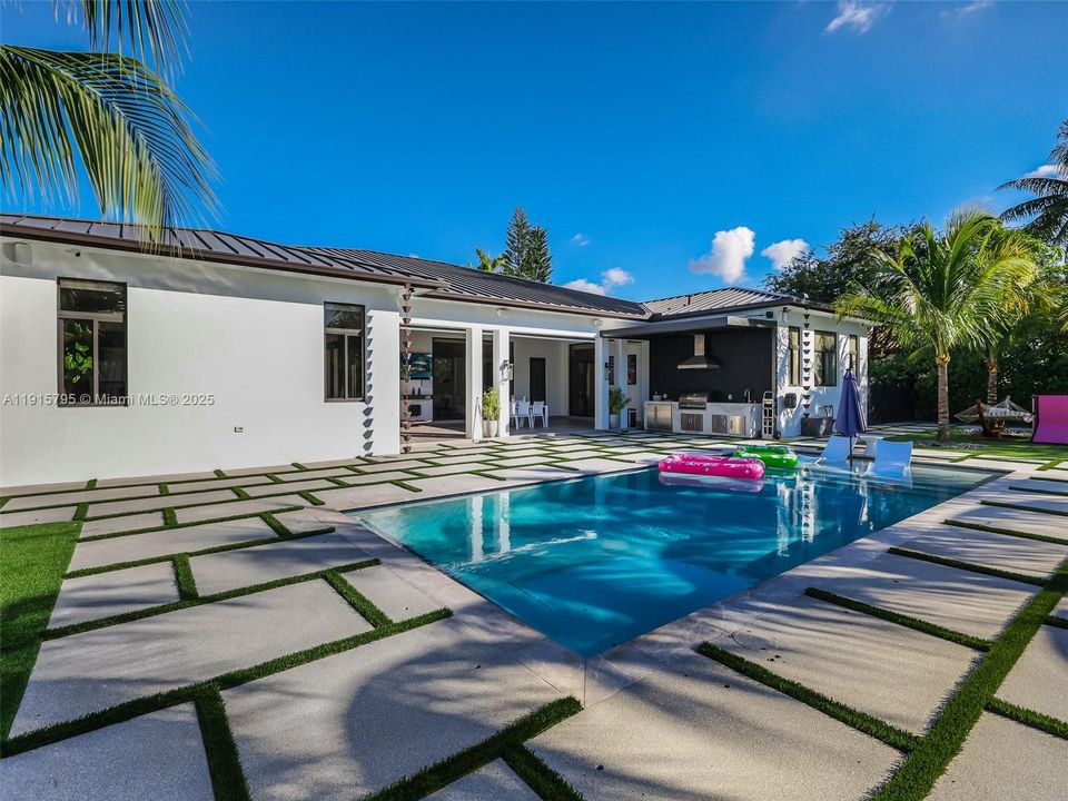 En Renta: $26,500 (6 camas, 6 baños, 4606 Pies cuadrados)