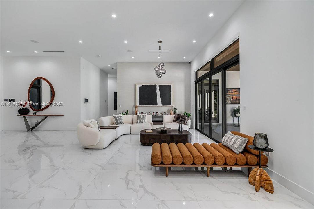 En Renta: $26,500 (6 camas, 6 baños, 4606 Pies cuadrados)