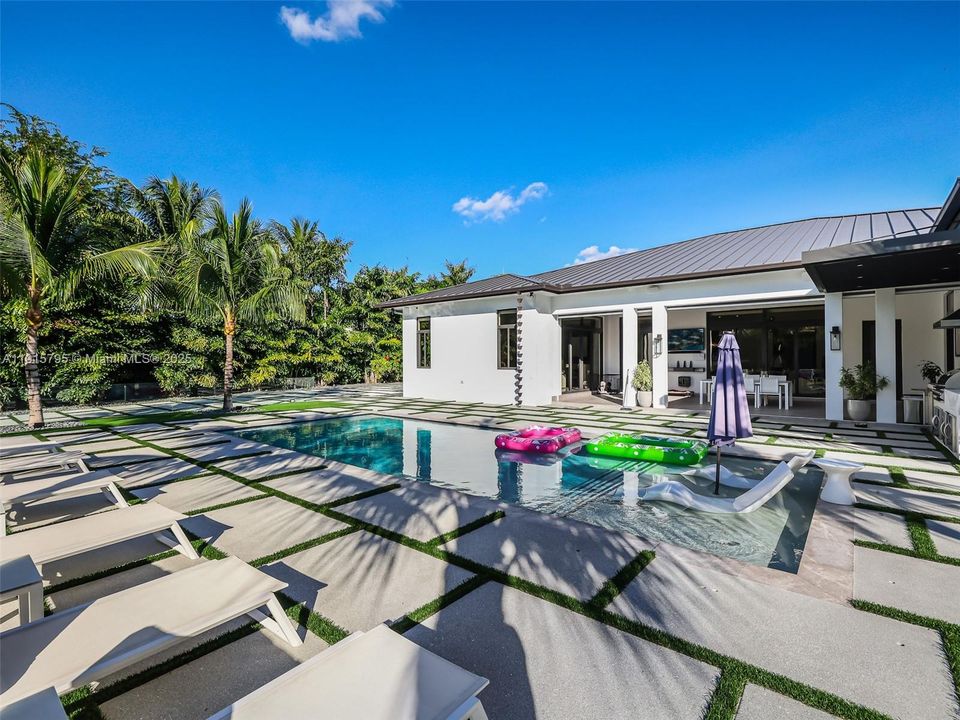 En Renta: $26,500 (6 camas, 6 baños, 4606 Pies cuadrados)