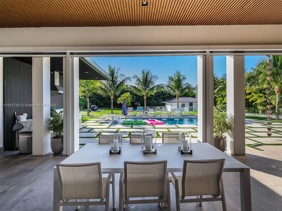 En Renta: $26,500 (6 camas, 6 baños, 4606 Pies cuadrados)