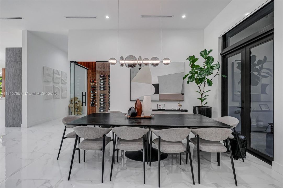 En Renta: $26,500 (6 camas, 6 baños, 4606 Pies cuadrados)