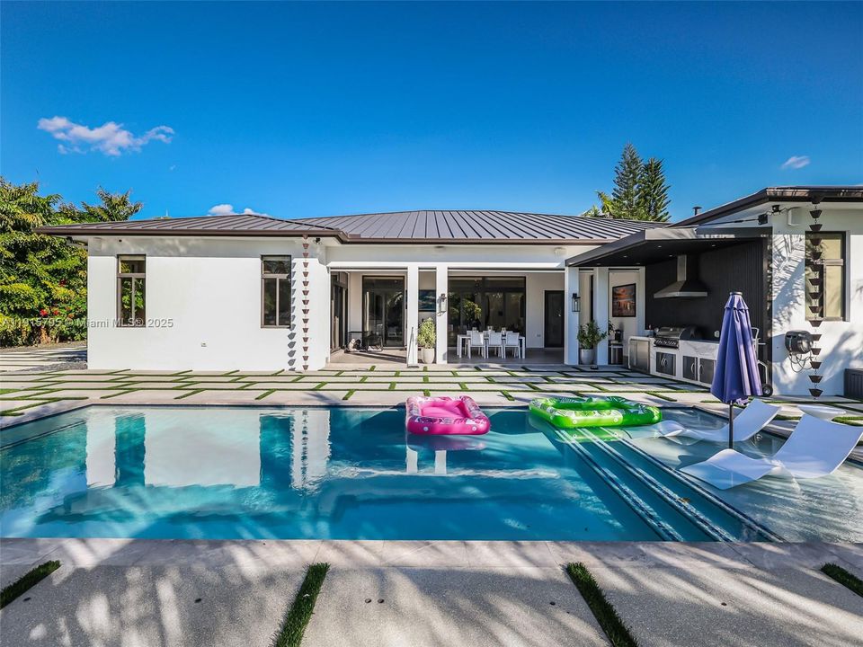 En Renta: $26,500 (6 camas, 6 baños, 4606 Pies cuadrados)