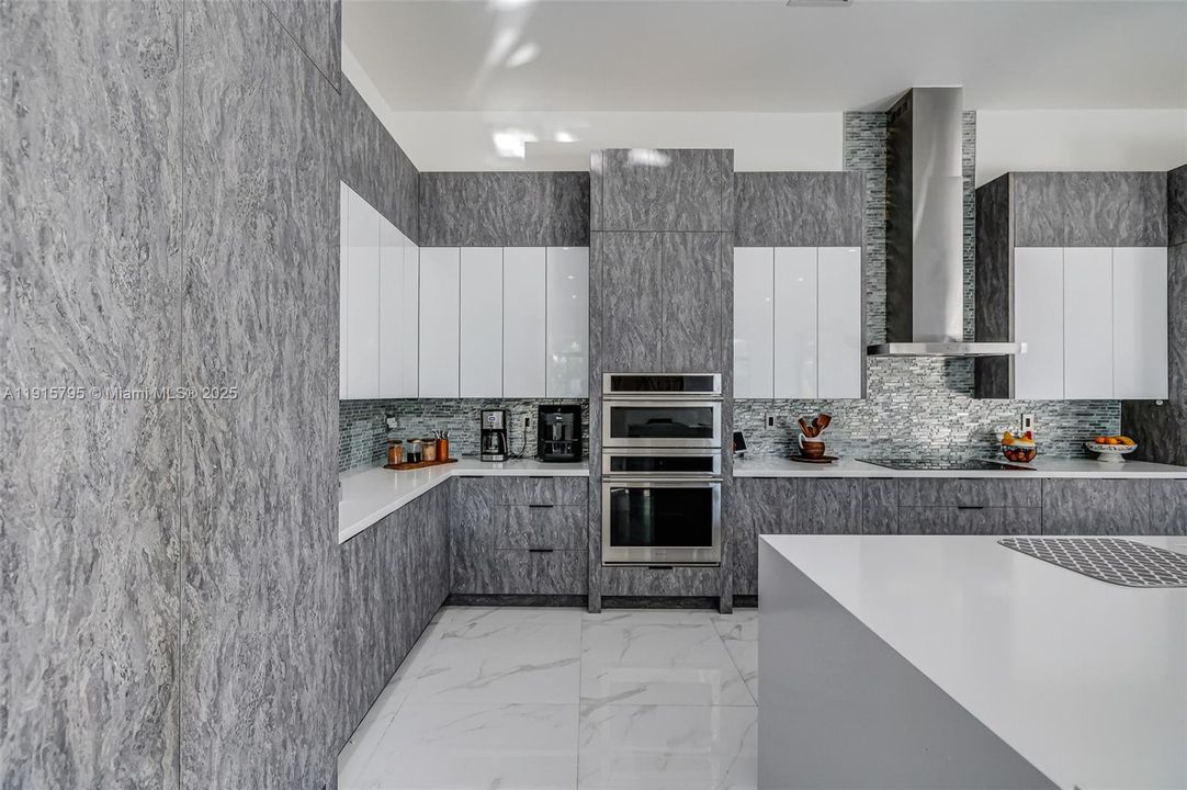 En Renta: $26,500 (6 camas, 6 baños, 4606 Pies cuadrados)