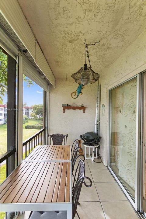 For Sale: $179,900 (2 beds, 2 baths, 1170 Square Feet)