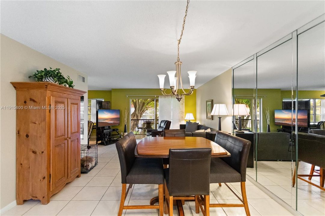 For Sale: $179,900 (2 beds, 2 baths, 1170 Square Feet)