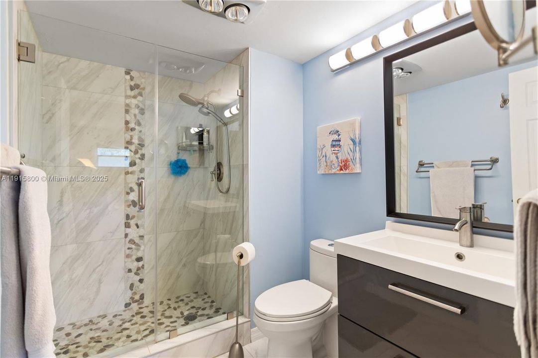 For Sale: $179,900 (2 beds, 2 baths, 1170 Square Feet)