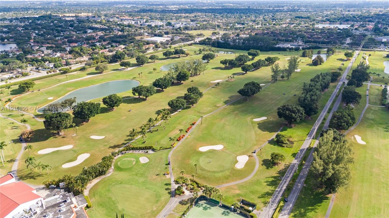 For Sale: $179,900 (2 beds, 2 baths, 1170 Square Feet)