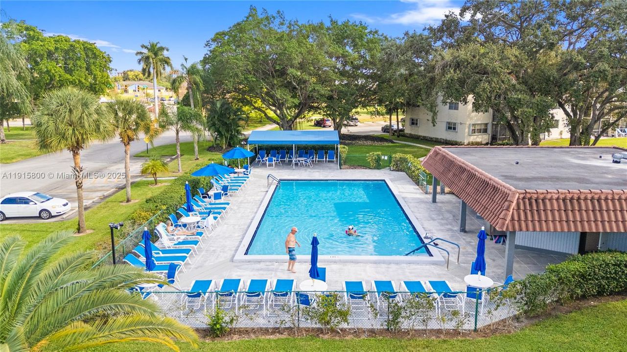 For Sale: $179,900 (2 beds, 2 baths, 1170 Square Feet)