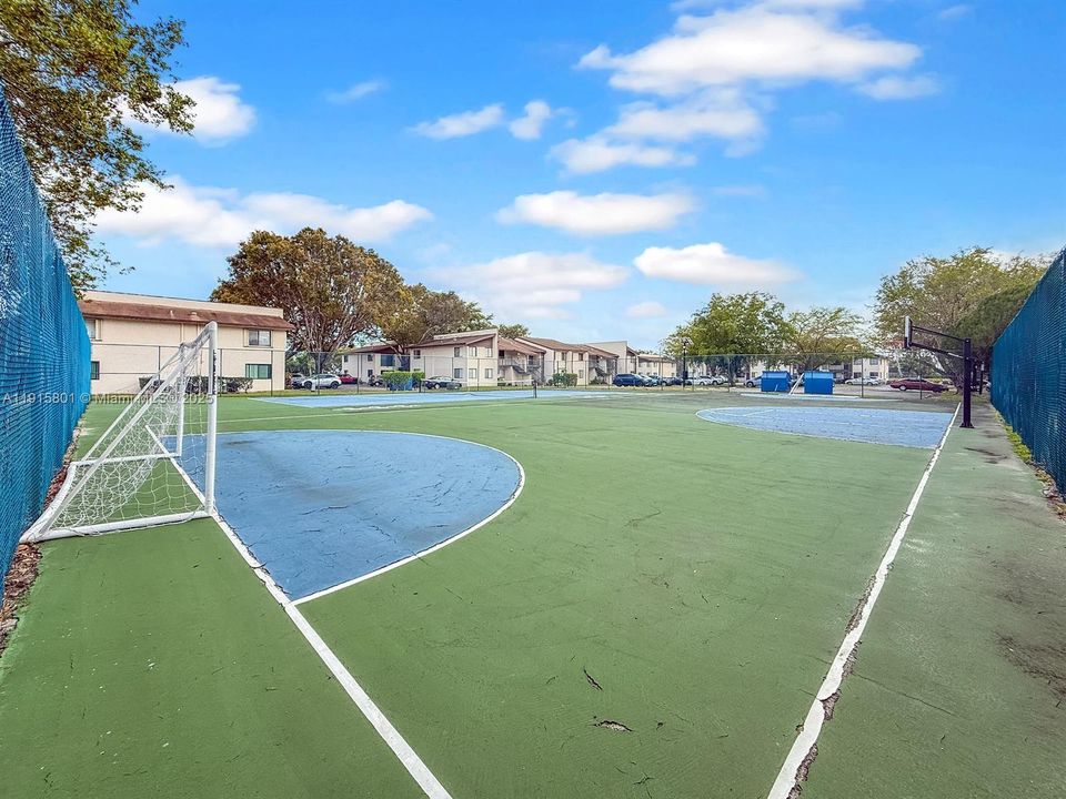 For Sale: $179,000 (2 beds, 2 baths, 1019 Square Feet)