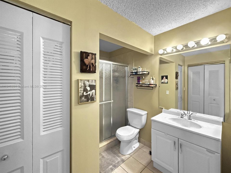 For Sale: $179,000 (2 beds, 2 baths, 1019 Square Feet)