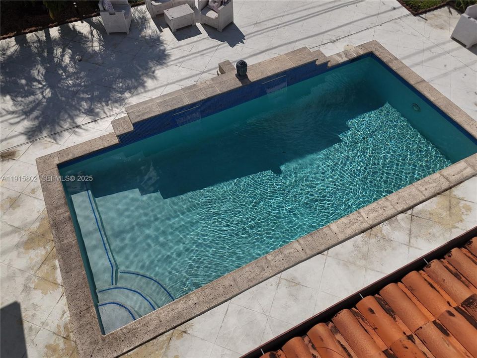 For Rent: $5,699 (4 beds, 3 baths, 1995 Square Feet)