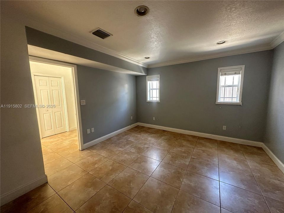 For Rent: $5,699 (4 beds, 3 baths, 1995 Square Feet)