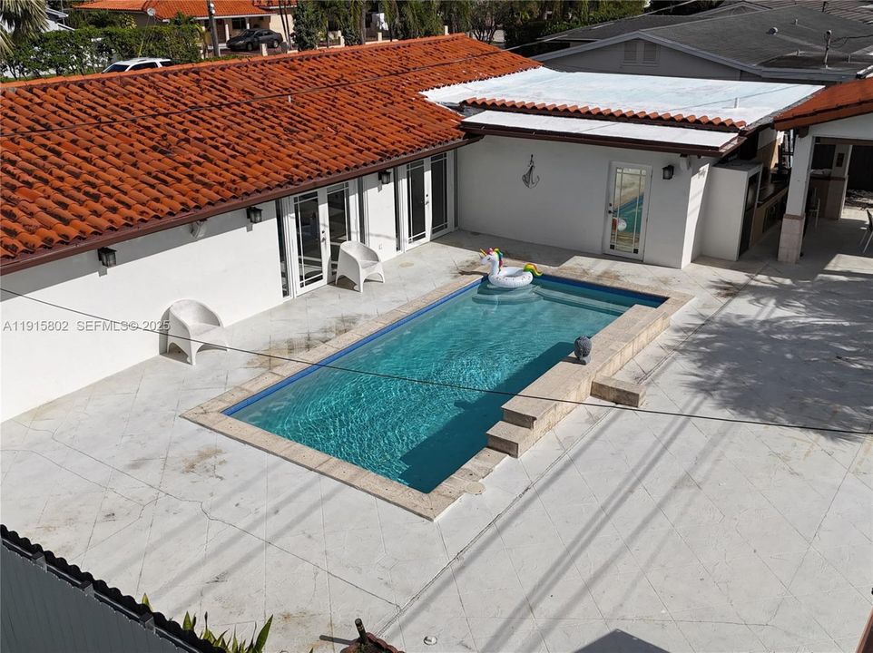 For Rent: $5,699 (4 beds, 3 baths, 1995 Square Feet)