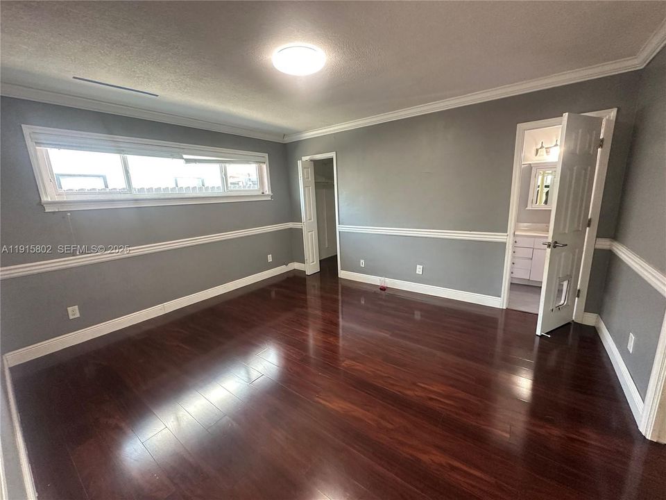 For Rent: $5,699 (4 beds, 3 baths, 1995 Square Feet)