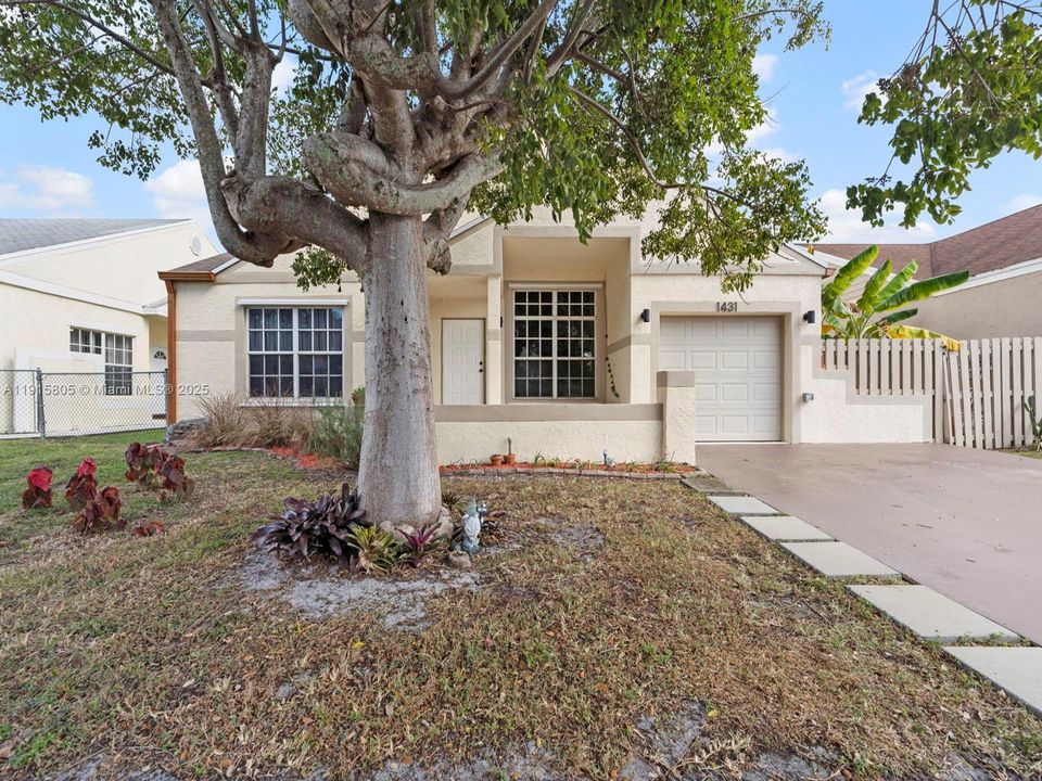 合同活跃: $485,000 (3 贝兹, 2 浴室, 1386 平方英尺)