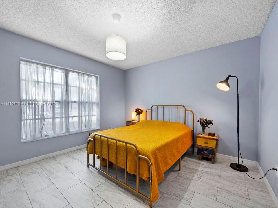 合同活跃: $485,000 (3 贝兹, 2 浴室, 1386 平方英尺)